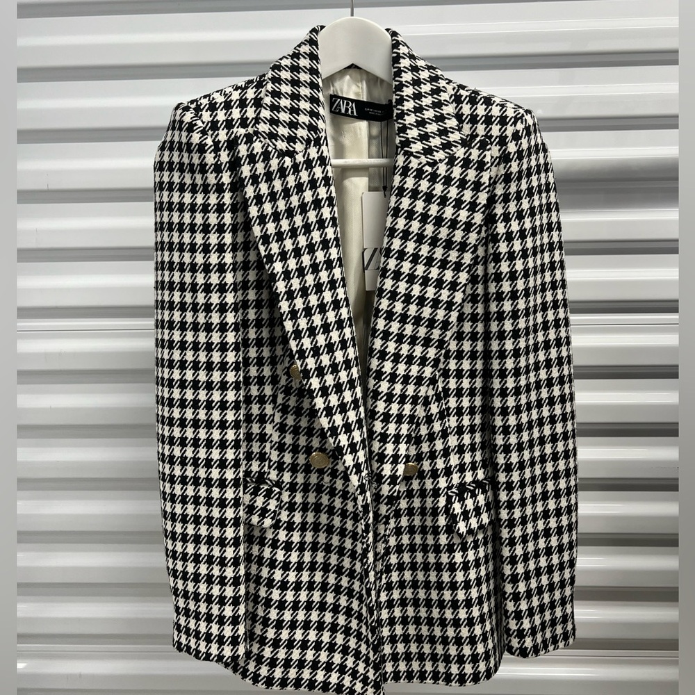 Zara Women’s Houndstooth Blazer